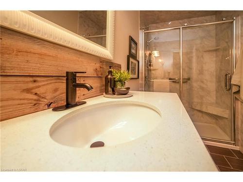 10217 Parkside Crescent, Grand Bend, ON - Indoor Photo Showing Bathroom