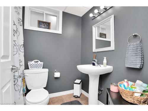3984 Malpass Road, London, ON - Indoor Photo Showing Bathroom