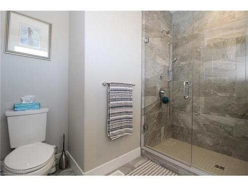 10138 Merrywood Drive, Grand Bend, ON - Indoor Photo Showing Bathroom