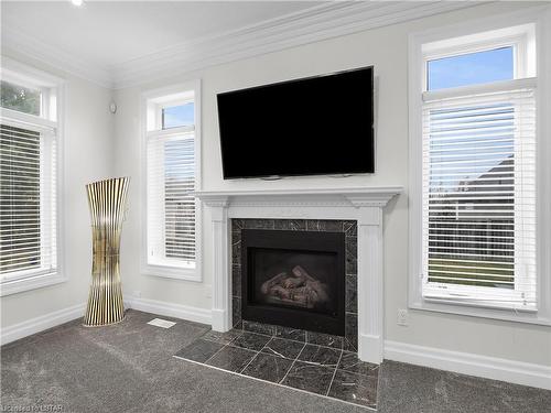 3467 Mclauchlan Crescent, London, ON - Indoor Photo Showing Living Room With Fireplace