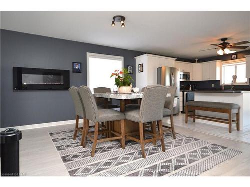 8105 Mcgregor Court, Mcgregor, ON - Indoor Photo Showing Dining Room