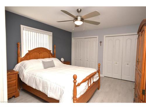 8105 Mcgregor Court, Mcgregor, ON - Indoor Photo Showing Bedroom