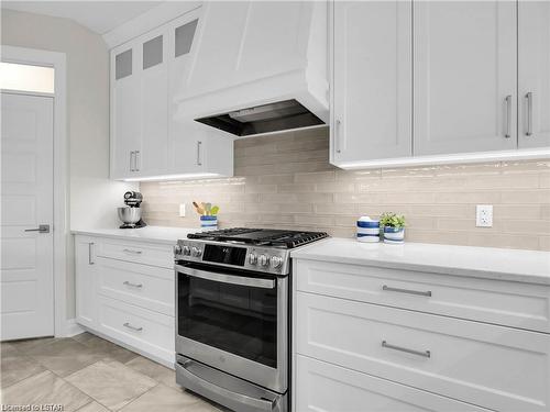 52 Arrowwood Path Path, Ilderton, ON - Indoor Photo Showing Kitchen With Upgraded Kitchen
