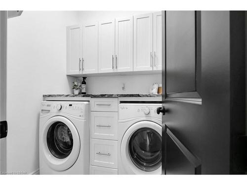 12-2215 Callingham Drive, London, ON - Indoor Photo Showing Laundry Room