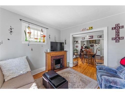 356 Exmouth Street, Sarnia, ON - Indoor Photo Showing Living Room With Fireplace