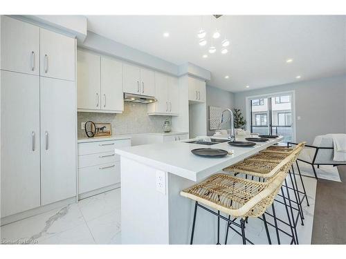 3-349 Southdale Road E, London, ON - Indoor Photo Showing Kitchen With Upgraded Kitchen