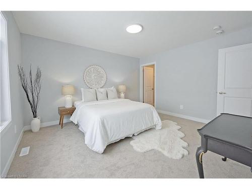 3-349 Southdale Road E, London, ON - Indoor Photo Showing Bedroom
