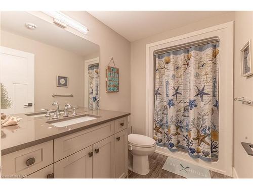 9 Sunrise Lane, Grand Bend, ON - Indoor Photo Showing Bathroom