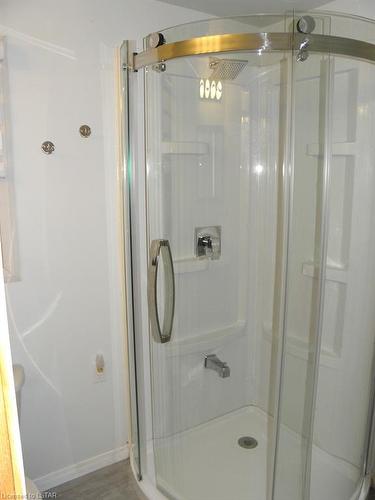6240 William Street, Lambton Shores, ON - Indoor Photo Showing Bathroom