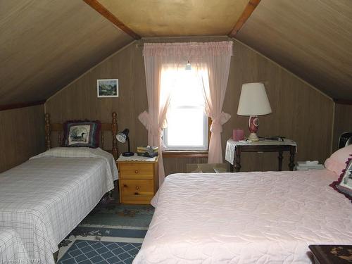 6240 William Street, Lambton Shores, ON - Indoor Photo Showing Bedroom