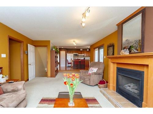 78 Parkview Drive, Dorchester, ON - Indoor Photo Showing Living Room With Fireplace