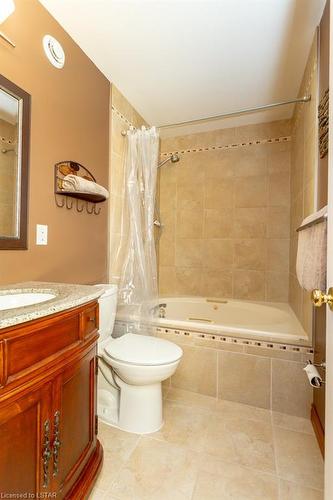 78 Parkview Drive, Dorchester, ON - Indoor Photo Showing Bathroom