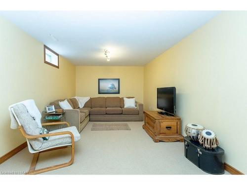 78 Parkview Drive, Dorchester, ON - Indoor Photo Showing Other Room