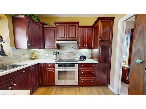 5850 Putnam Road, Thames Centre, ON - Indoor Photo Showing Kitchen