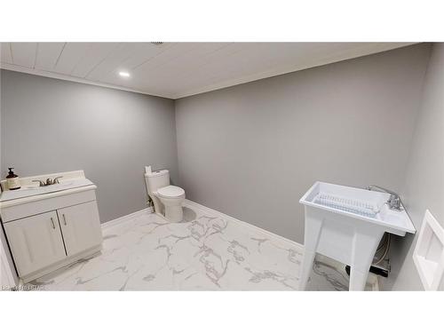 5850 Putnam Road, Thames Centre, ON - Indoor Photo Showing Bathroom