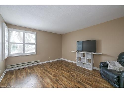 44-60 Fiddlers Green Road, London, ON - Indoor Photo Showing Other Room