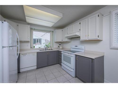 44-60 Fiddlers Green Road, London, ON - Indoor Photo Showing Kitchen With Double Sink