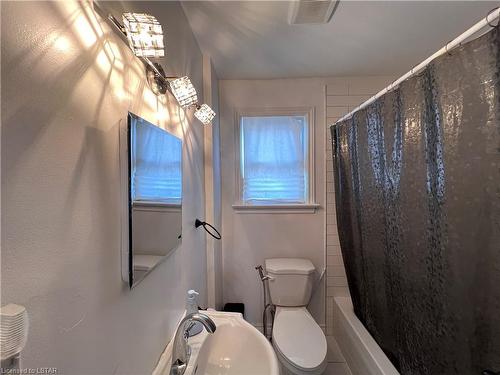 785 Fleet Street, London, ON - Indoor Photo Showing Bathroom