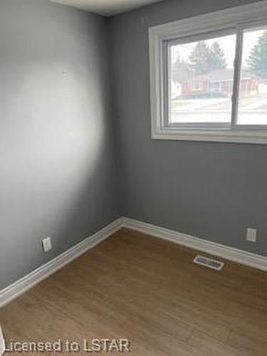 76 1/2 Fairview Avenue, St. Thomas, ON - Indoor Photo Showing Other Room