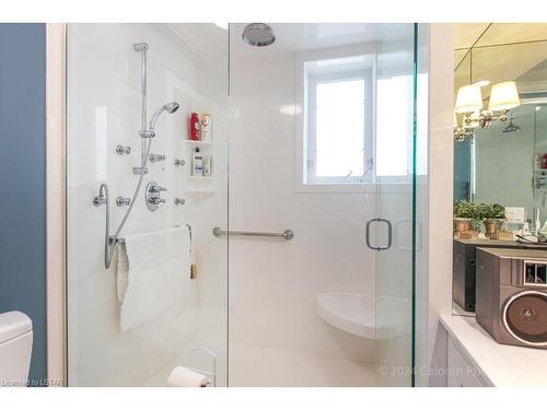 873 Waterloo Street, London, ON - Indoor Photo Showing Bathroom
