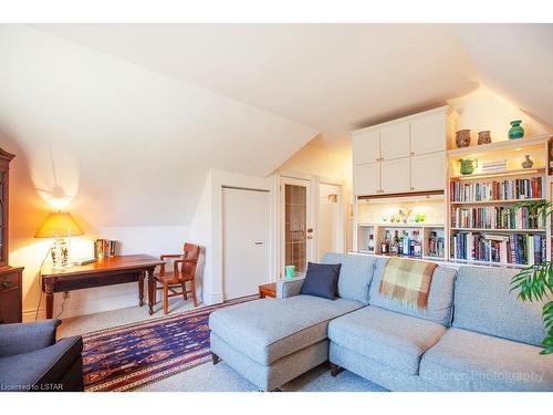 873 Waterloo Street, London, ON - Indoor Photo Showing Living Room