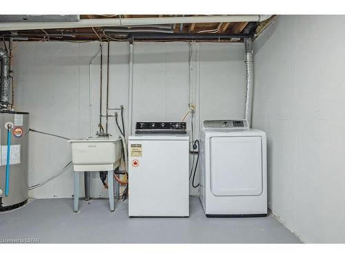 339 Everglade Crescent, London, ON - Indoor Photo Showing Laundry Room