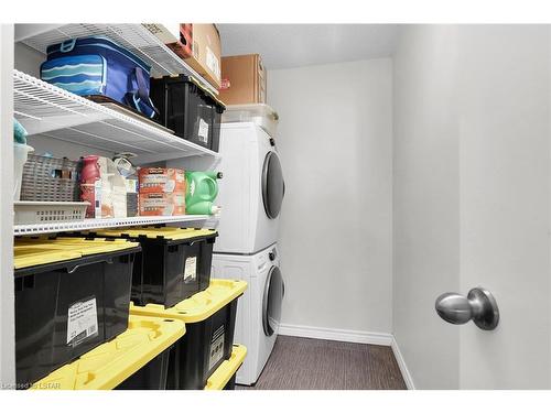 1707-380 King Street, London, ON - Indoor Photo Showing Laundry Room