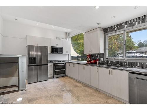 1155 Royal York Road, London, ON - Indoor Photo Showing Kitchen
