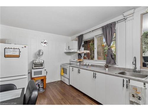 1155 Royal York Road, London, ON - Indoor Photo Showing Kitchen