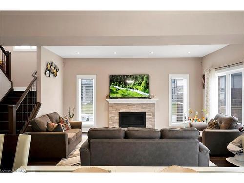 1552 Sandridge Avenue, London, ON - Indoor Photo Showing Living Room With Fireplace