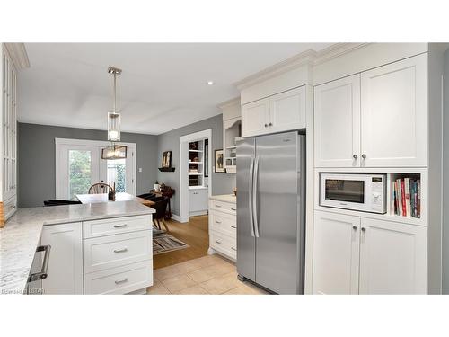 727 Old Hunt Road, London, ON - Indoor Photo Showing Kitchen