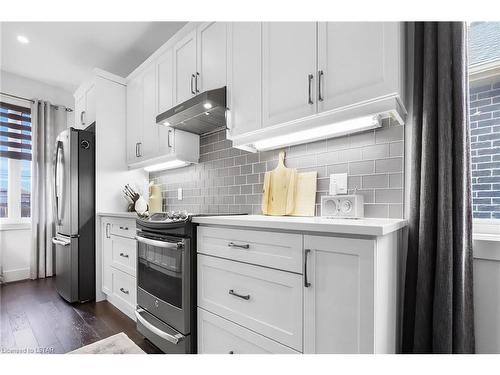246 Snyders Avenue, Belmont, ON - Indoor Photo Showing Kitchen With Upgraded Kitchen