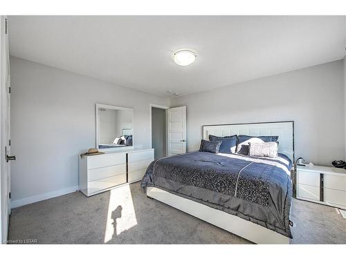 12-3380 Singleton Avenue, London, ON - Indoor Photo Showing Bedroom