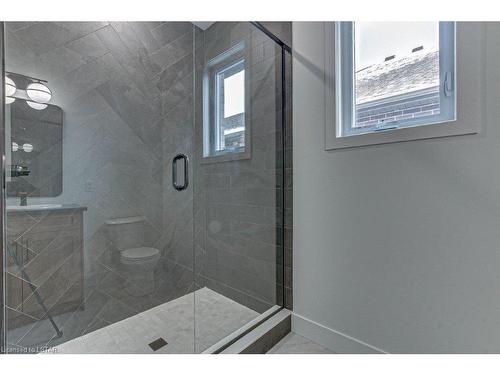 148 Foxborough Place, Thorndale, ON - Indoor Photo Showing Bathroom