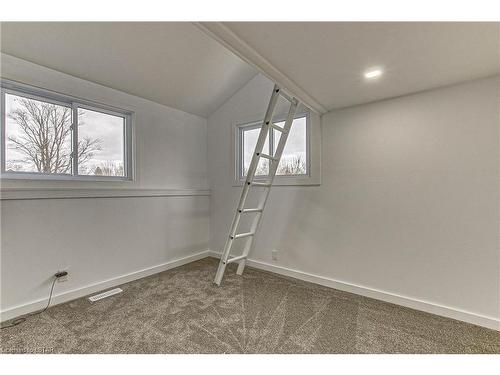 42607 Johnathan Street, Union, ON - Indoor Photo Showing Other Room
