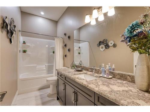 2426 Red Thorne Avenue, London, ON - Indoor Photo Showing Laundry Room