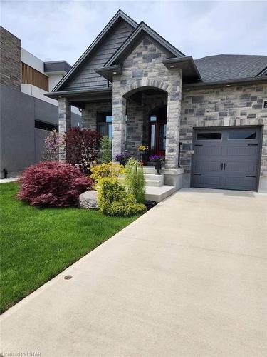 2426 Red Thorne Avenue, London, ON - Outdoor