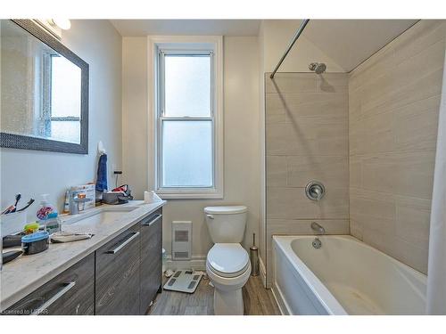 1053 Richmond Street, London, ON - Indoor Photo Showing Bathroom