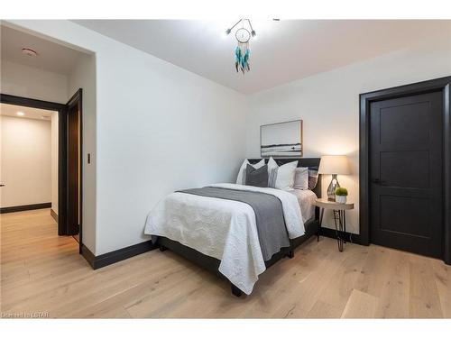 584522 Beachville Road, Beachville, ON - Indoor Photo Showing Bedroom