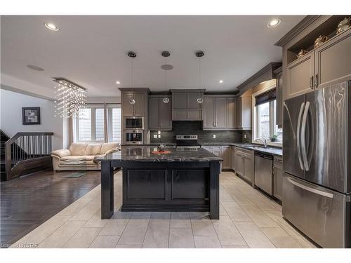6696 Raleigh Boulevard, London, ON - Indoor Photo Showing Kitchen With Upgraded Kitchen