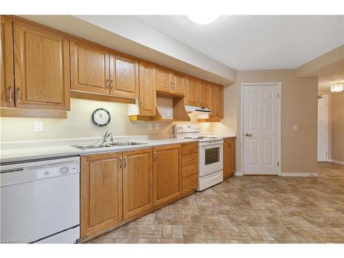 403-511 Gainsborough Road, London, ON - Indoor Photo Showing Kitchen With Double Sink