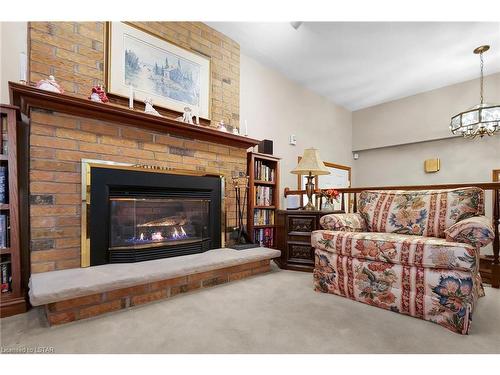 92 Meridene Crescent, London, ON - Indoor Photo Showing Living Room With Fireplace