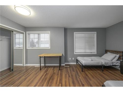 9-185 North Centre Road, London, ON - Indoor Photo Showing Bedroom