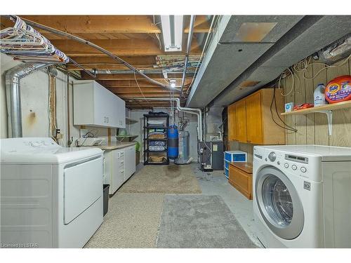 309 Burlington Crescent, London, ON - Indoor Photo Showing Laundry Room