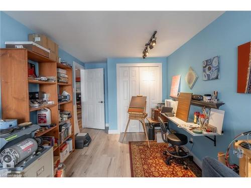 20-90 Ontario Street S, Grand Bend, ON - Indoor Photo Showing Living Room