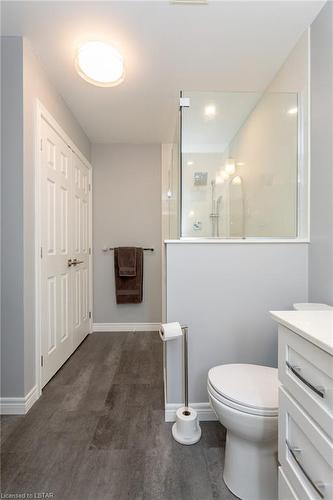 22-20 Windemere Place, St. Thomas, ON - Indoor Photo Showing Bathroom