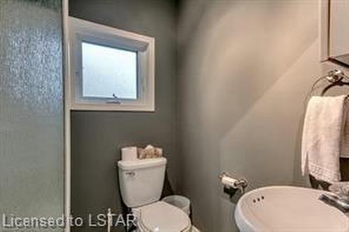 230 Edinburgh Street, London, ON - Indoor Photo Showing Bathroom