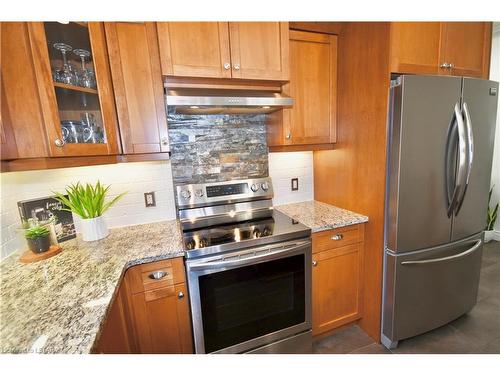 988 Moy Crescent, London, ON - Indoor Photo Showing Kitchen