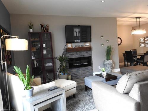 51 William Street, Tillsonburg, ON - Indoor Photo Showing Living Room With Fireplace