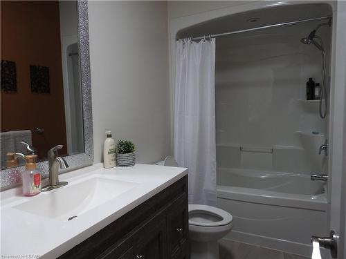 51 William Street, Tillsonburg, ON - Indoor Photo Showing Bathroom
